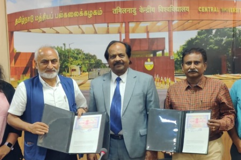 CUTN signed MoU with Tata Institute for Genetics and Society (TIGS) in the presence Vice-Chancellor Prof. M. Krishnan on 25-07-2023